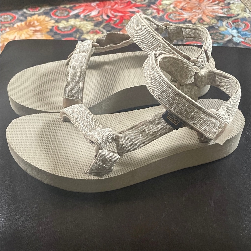 Teva Women's Tan Sandals - Picture 2 of 3